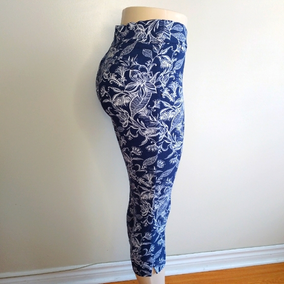 Rafaella Comfort Flowers Print Pants - Picture 4 of 6